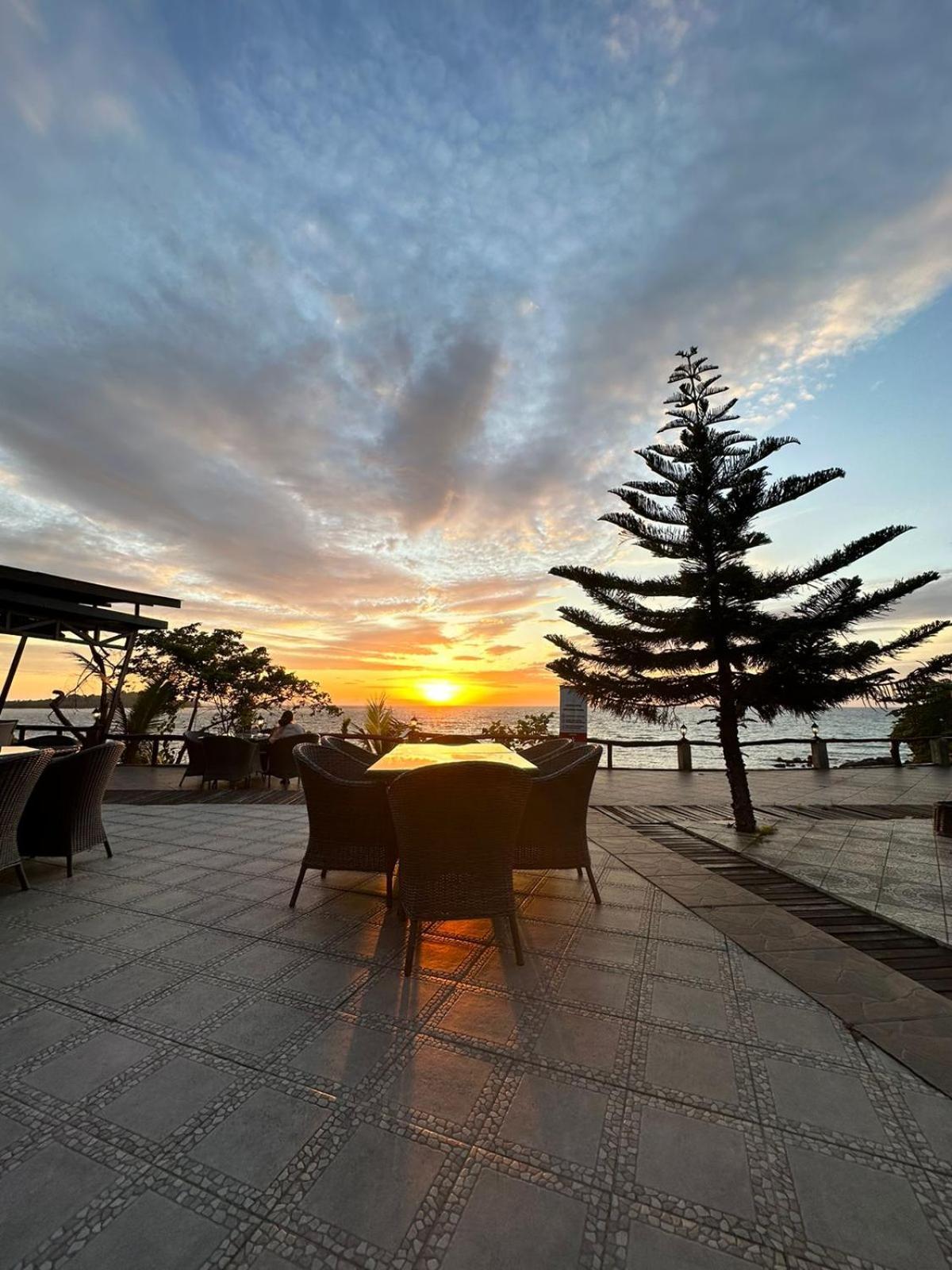 Kasuari Valley Beach Resort Соронг Екстер'єр фото