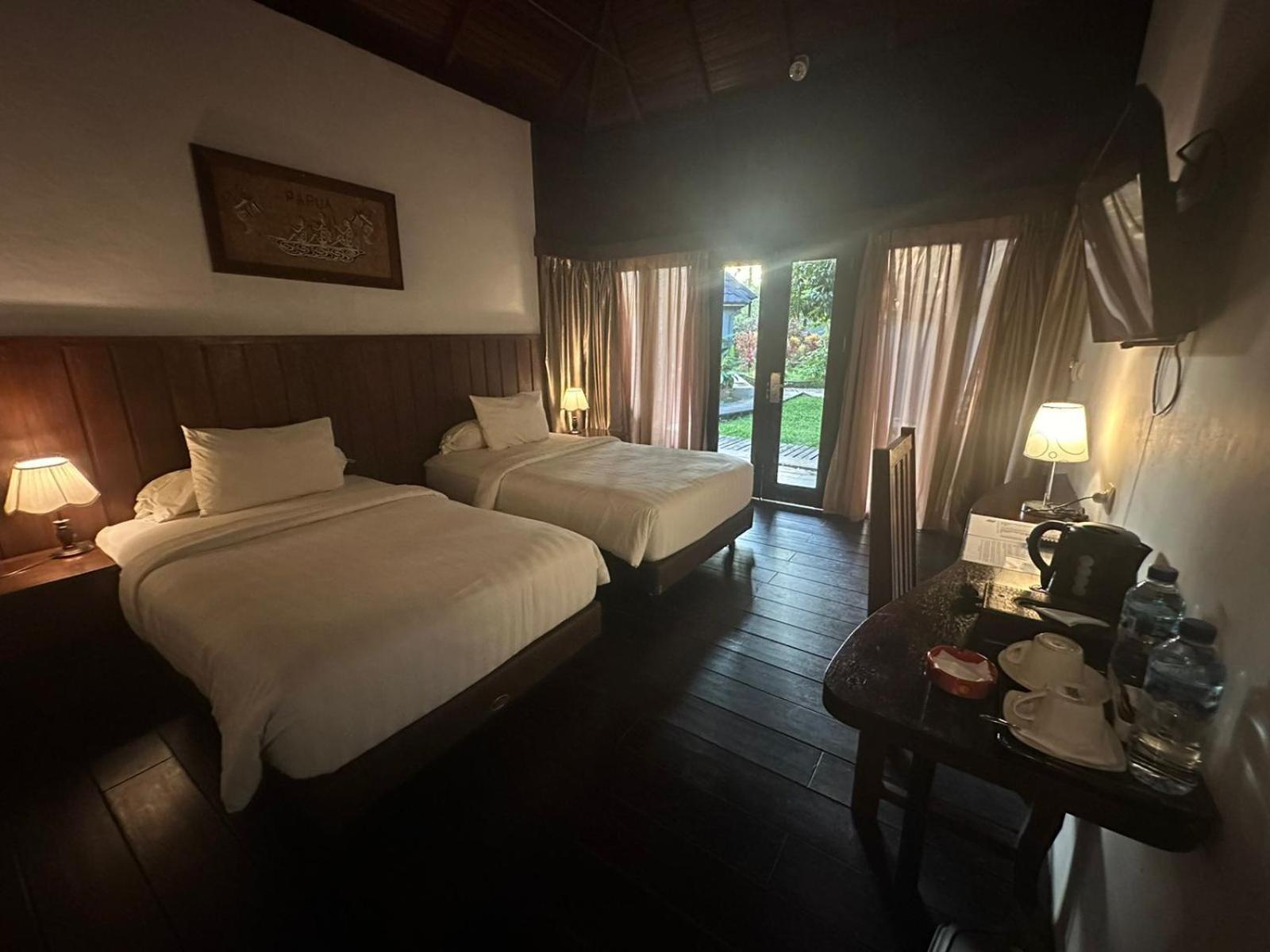 Kasuari Valley Beach Resort Соронг Екстер'єр фото